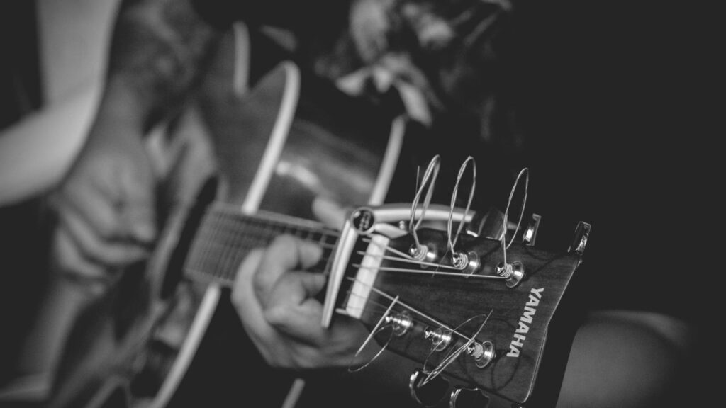 How to Play Guitar for Beginners – Easy Guide