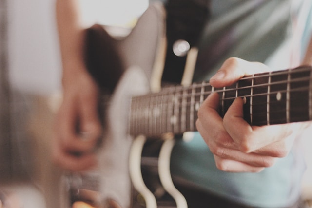 How to Record Guitar (15 Essential Tips)